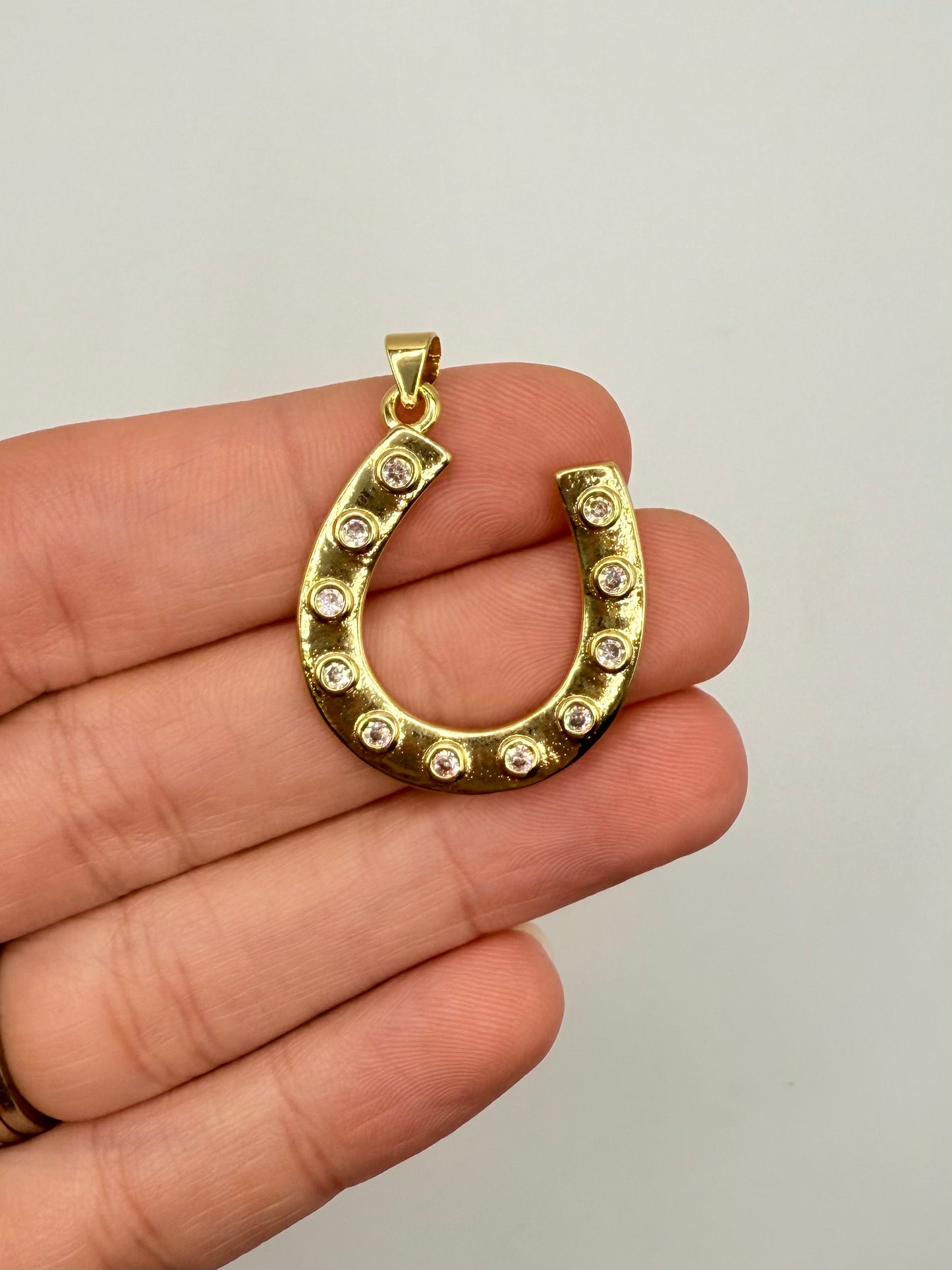 jumbo horseshoe charm
