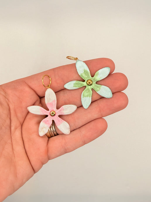 daisy charm